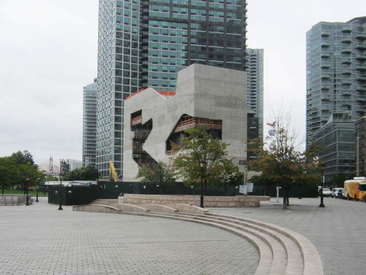 HUNTERS POINT COMMUNITY LIBRARY